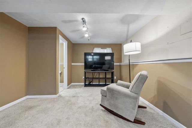 1723 S Whitney Drive, Independence, MO 64057