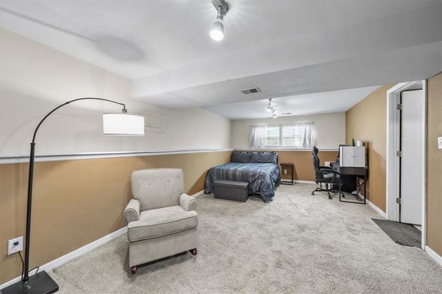 1723 S Whitney Drive, Independence, MO 64057