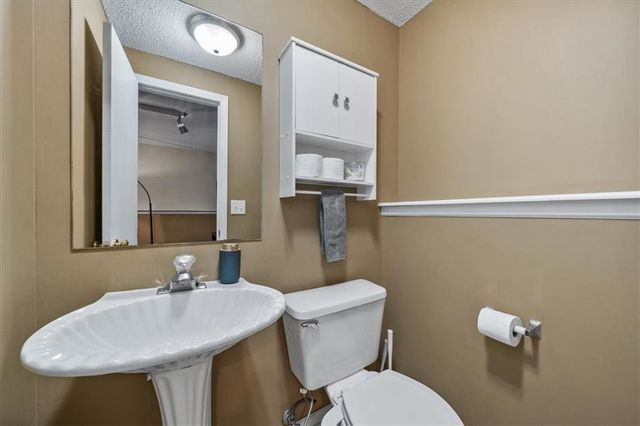 1723 S Whitney Drive, Independence, MO 64057