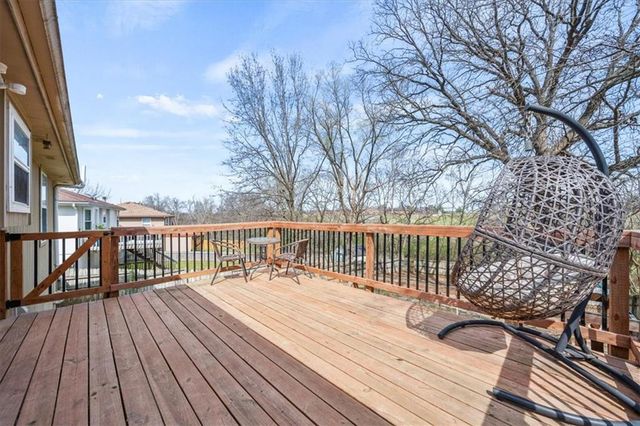 1723 S Whitney Drive, Independence, MO 64057