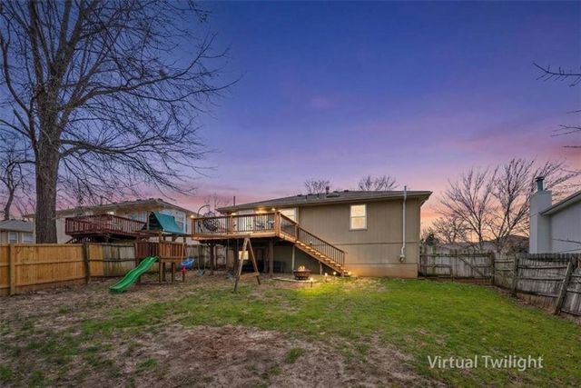 1723 S Whitney Drive, Independence, MO 64057