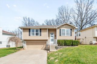 1723 S Whitney Drive, Independence, MO 64057