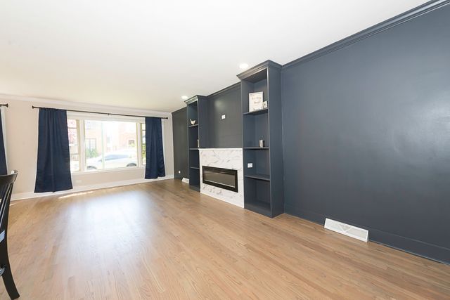 5848 N Drake Avenue, Chicago, IL 60659