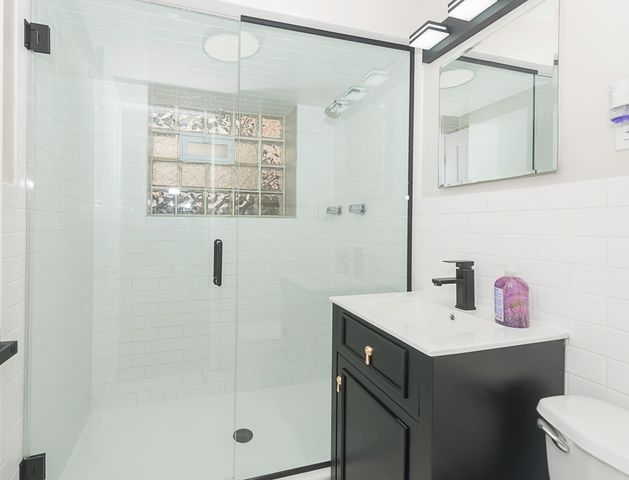 5848 N Drake Avenue, Chicago, IL 60659