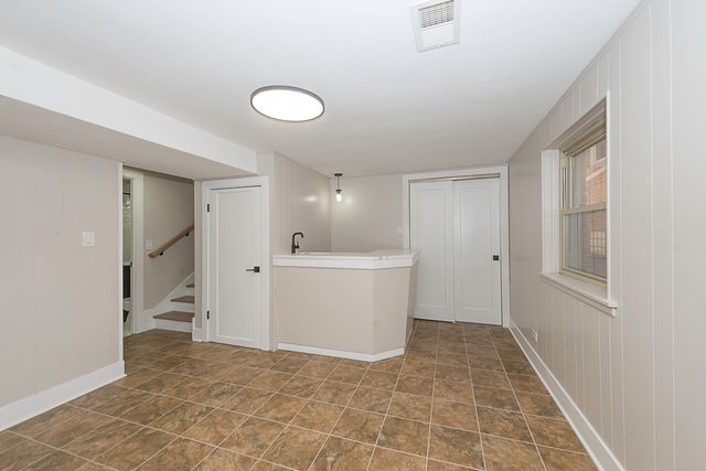5848 N Drake Avenue, Chicago, IL 60659