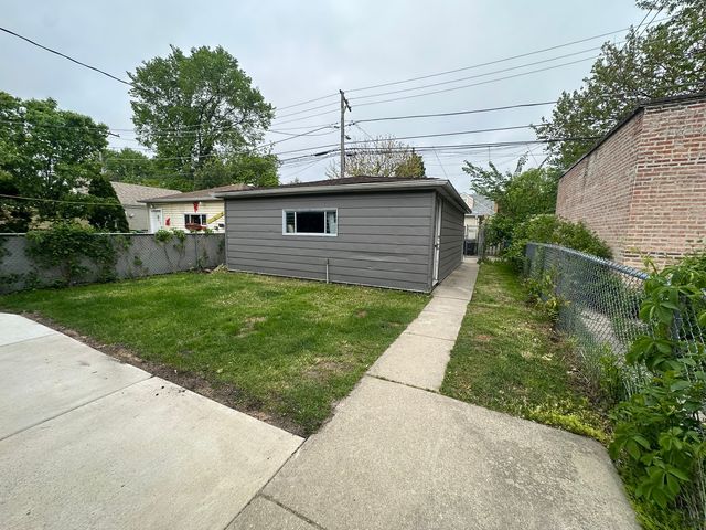 5848 N Drake Avenue, Chicago, IL 60659