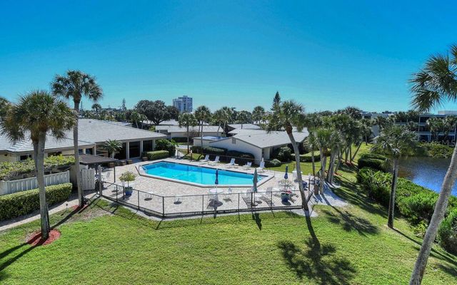 19 WHISPERING SANDS DRIVE 802, Sarasota, FL 34242