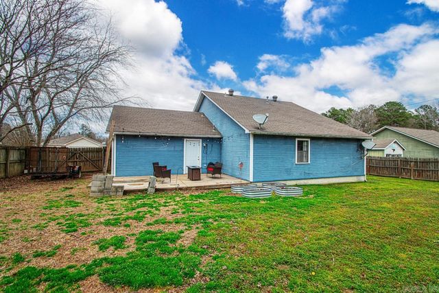 306 Meadow Creek Drive, Benton, AR 72015