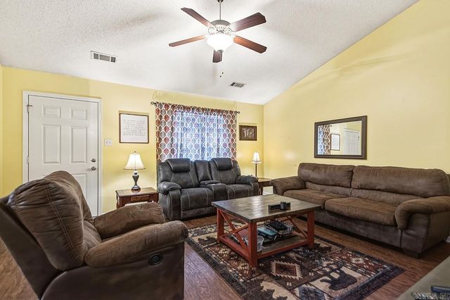 306 Meadow Creek Drive, Benton, AR 72015