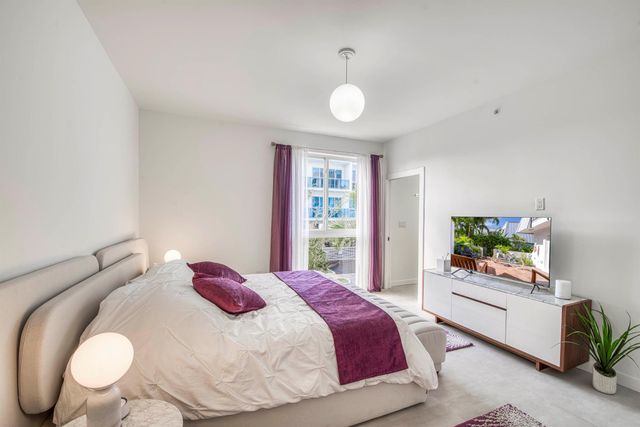 117 Lake Avenue 204, Lake Worth Beach, FL 33460