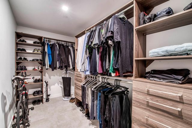 117 Lake Avenue 204, Lake Worth Beach, FL 33460