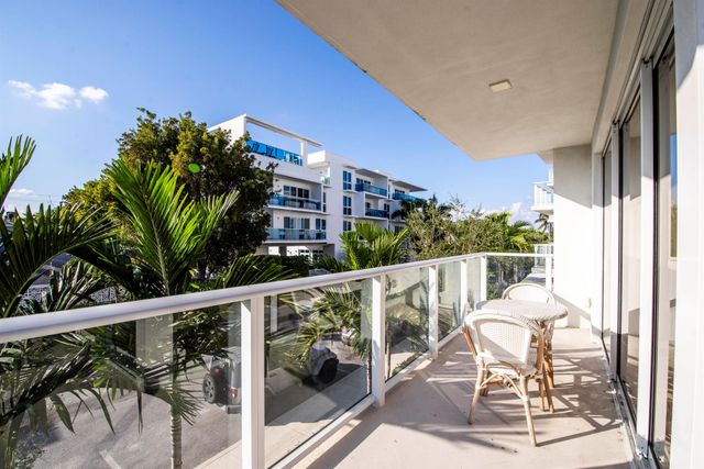 117 Lake Avenue 204, Lake Worth Beach, FL 33460