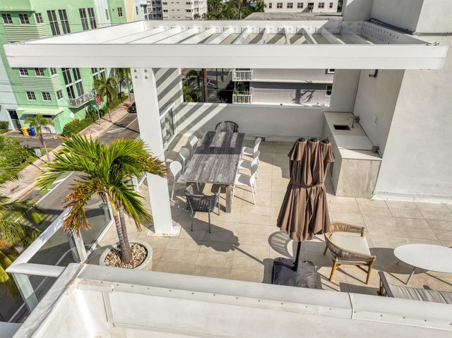 117 Lake Avenue 204, Lake Worth Beach, FL 33460