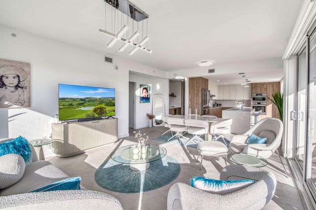 117 Lake Avenue 204, Lake Worth Beach, FL 33460