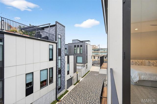 215 N Sarah Street 7, St Louis, MO 63108