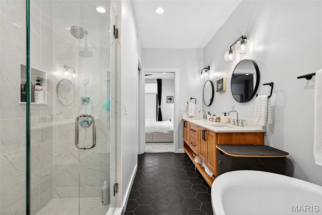 215 N Sarah Street 7, St Louis, MO 63108