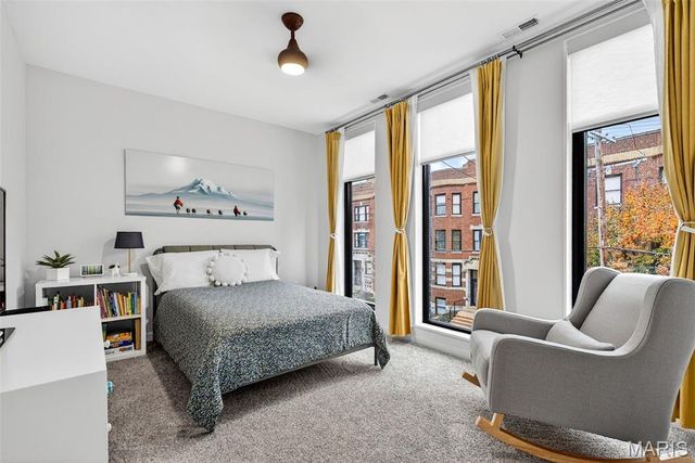 215 N Sarah Street 7, St Louis, MO 63108