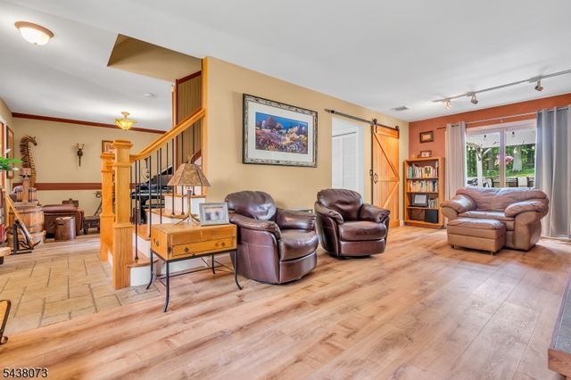 3 Kadel Dr, Mount Arlington Boro, NJ 07856