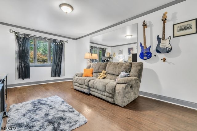 3 Kadel Dr, Mount Arlington Boro, NJ 07856
