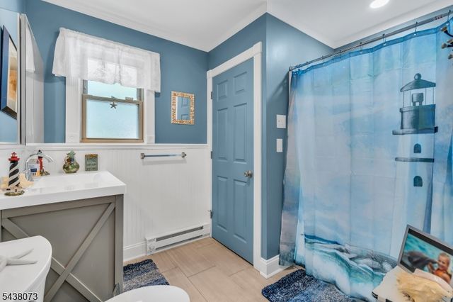 3 Kadel Dr, Mount Arlington Boro, NJ 07856