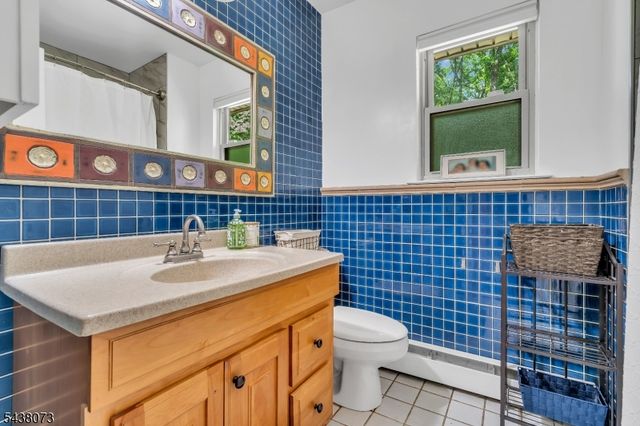 3 Kadel Dr, Mount Arlington Boro, NJ 07856