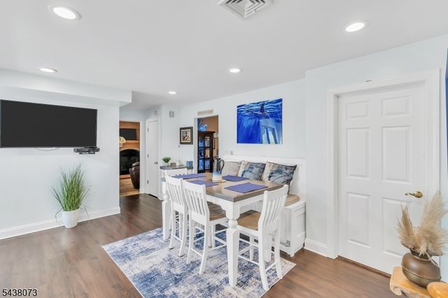 3 Kadel Dr, Mount Arlington Boro, NJ 07856