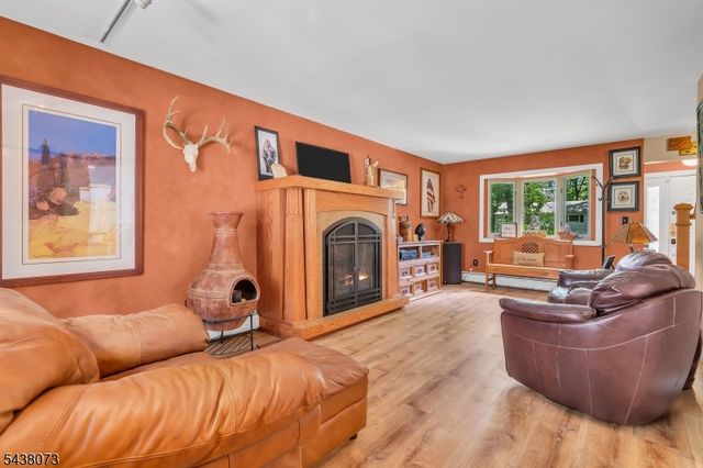 3 Kadel Dr, Mount Arlington Boro, NJ 07856