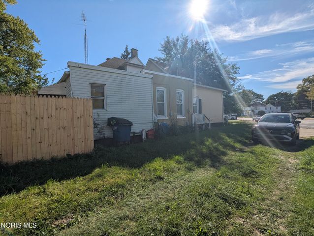 205 Courtland Avenue, Toledo, OH 43609