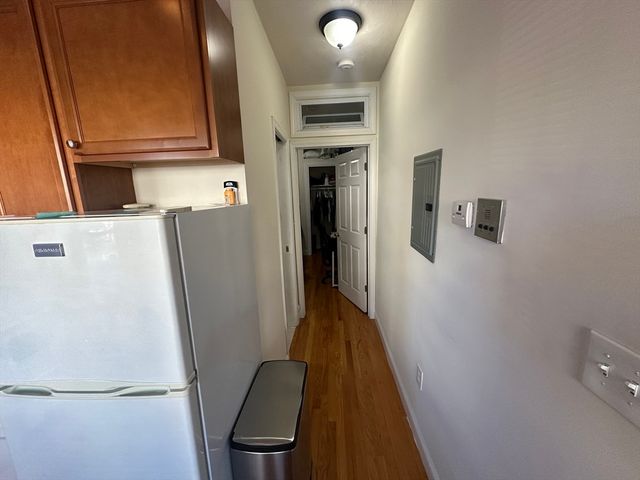 1054 Cambridge St 4F, Cambridge, MA 02139