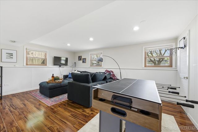 1209 Laurel Lane, Naperville, IL 60540