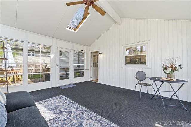 1209 Laurel Lane, Naperville, IL 60540