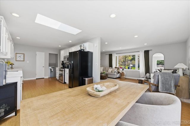 1209 Laurel Lane, Naperville, IL 60540