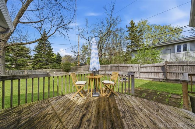 1209 Laurel Lane, Naperville, IL 60540