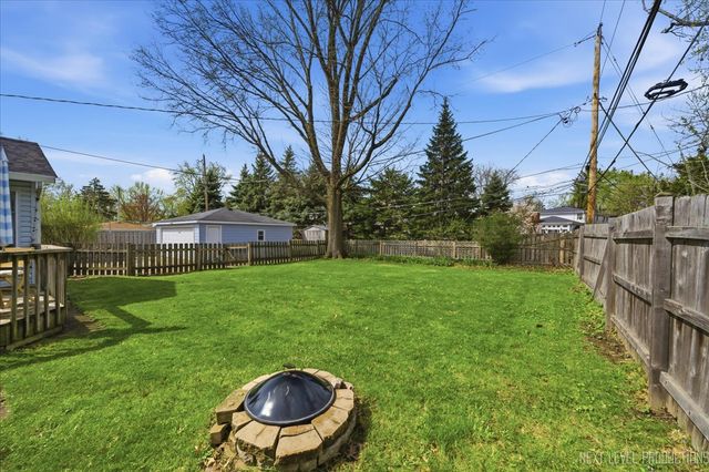 1209 Laurel Lane, Naperville, IL 60540