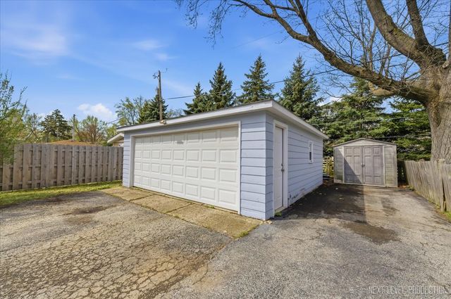 1209 Laurel Lane, Naperville, IL 60540