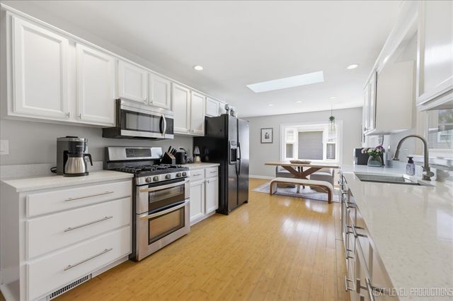 1209 Laurel Lane, Naperville, IL 60540