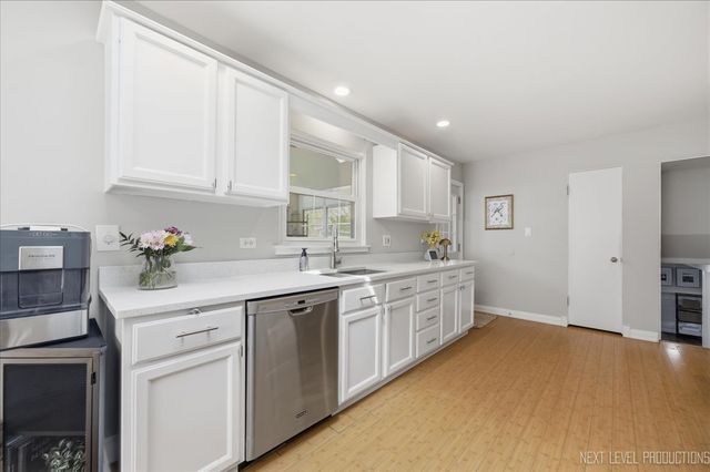 1209 Laurel Lane, Naperville, IL 60540