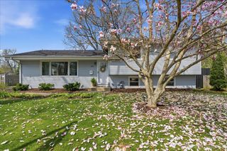 1209 Laurel Lane, Naperville, IL 60540