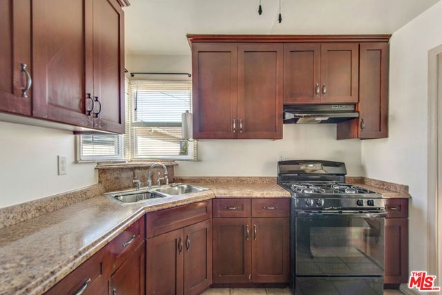 1118 Marlborough Avenue, Inglewood, CA 90302