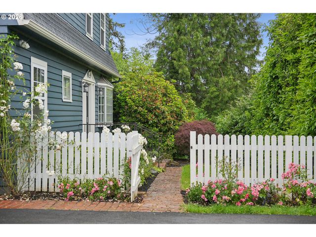 604 VAN BUREN St, Oregon City, OR 97045