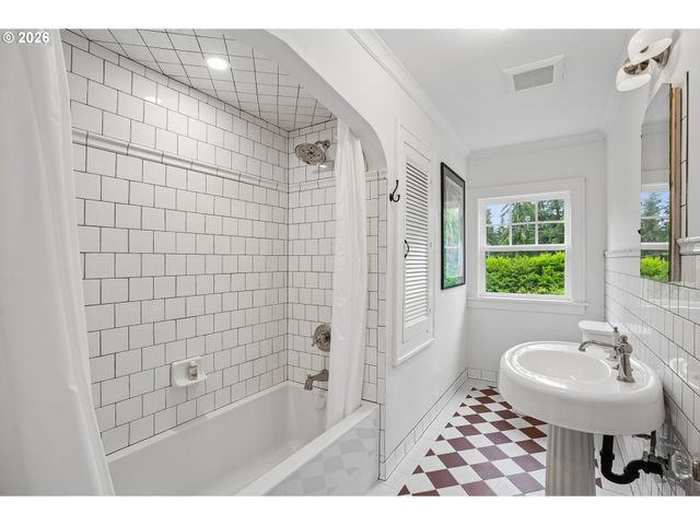 604 VAN BUREN St, Oregon City, OR 97045