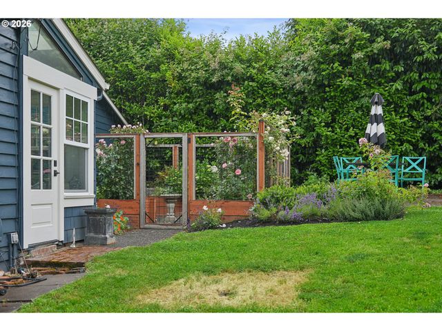 604 VAN BUREN St, Oregon City, OR 97045