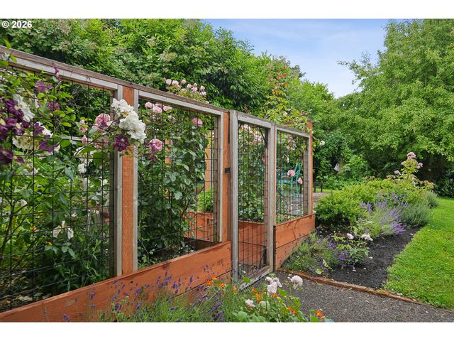 604 VAN BUREN St, Oregon City, OR 97045