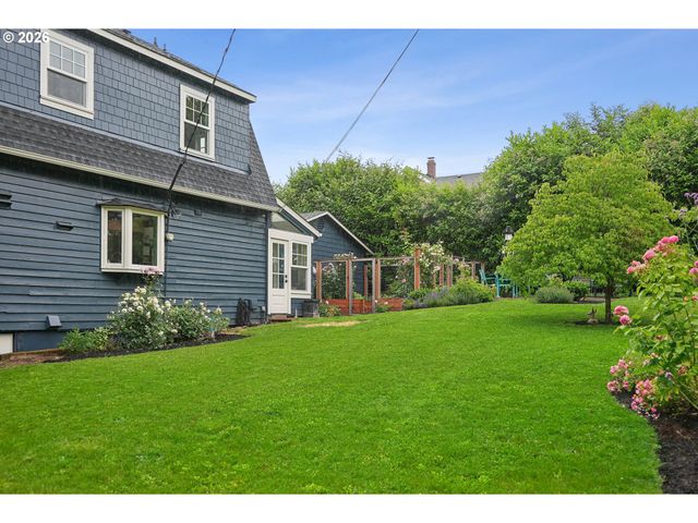 604 VAN BUREN St, Oregon City, OR 97045