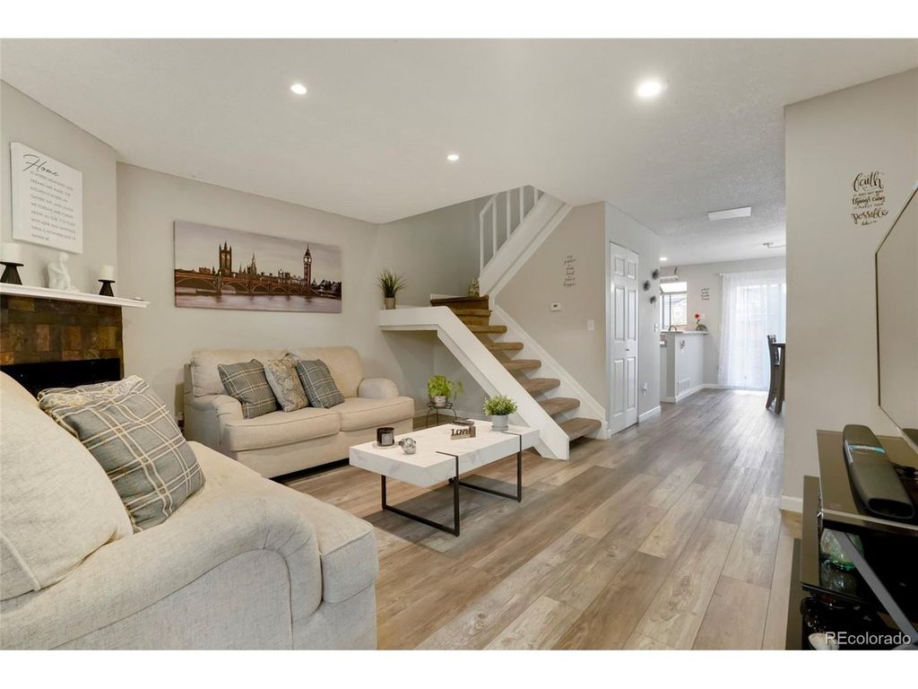 1110 S Waco s St D, Aurora, CO 80017