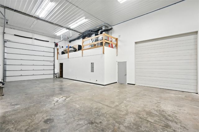 2700 Stonegate Court, Hiawatha, IA 52233