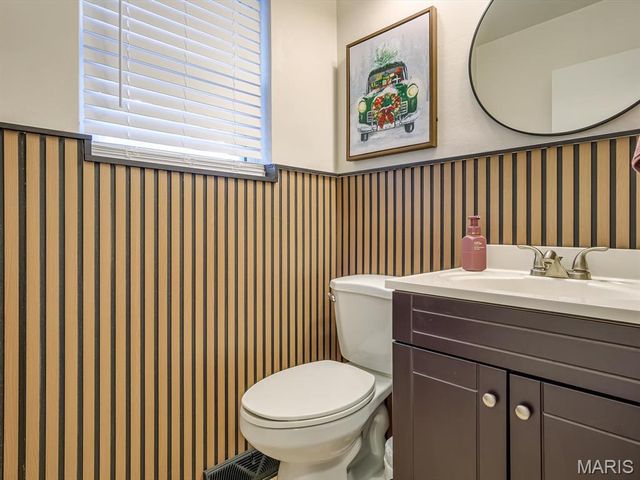 8 Terrace Lane, Granite City, IL 62040