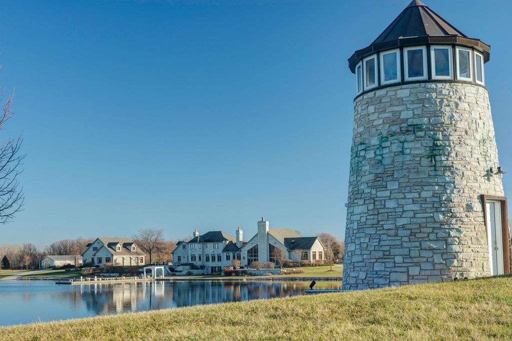 5696 SCHOOL DRIVE, Green Bay, WI 54313