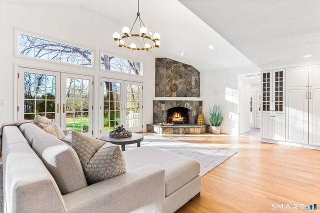 86 Maple Avenue South, Westport, CT 06880