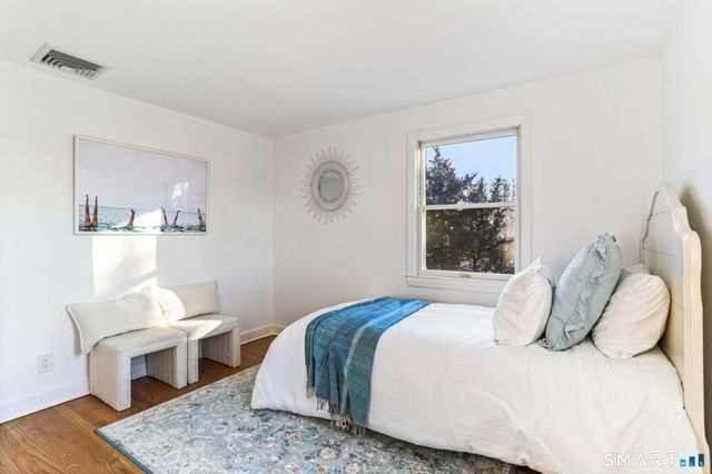 86 Maple Avenue South, Westport, CT 06880